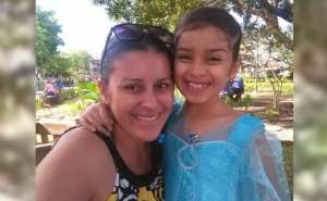 elizabeth_from_costa_rica_with_gaudy